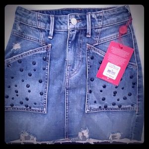 TRUE RELIGION EMBELLISHED CUTOFF SKIRT